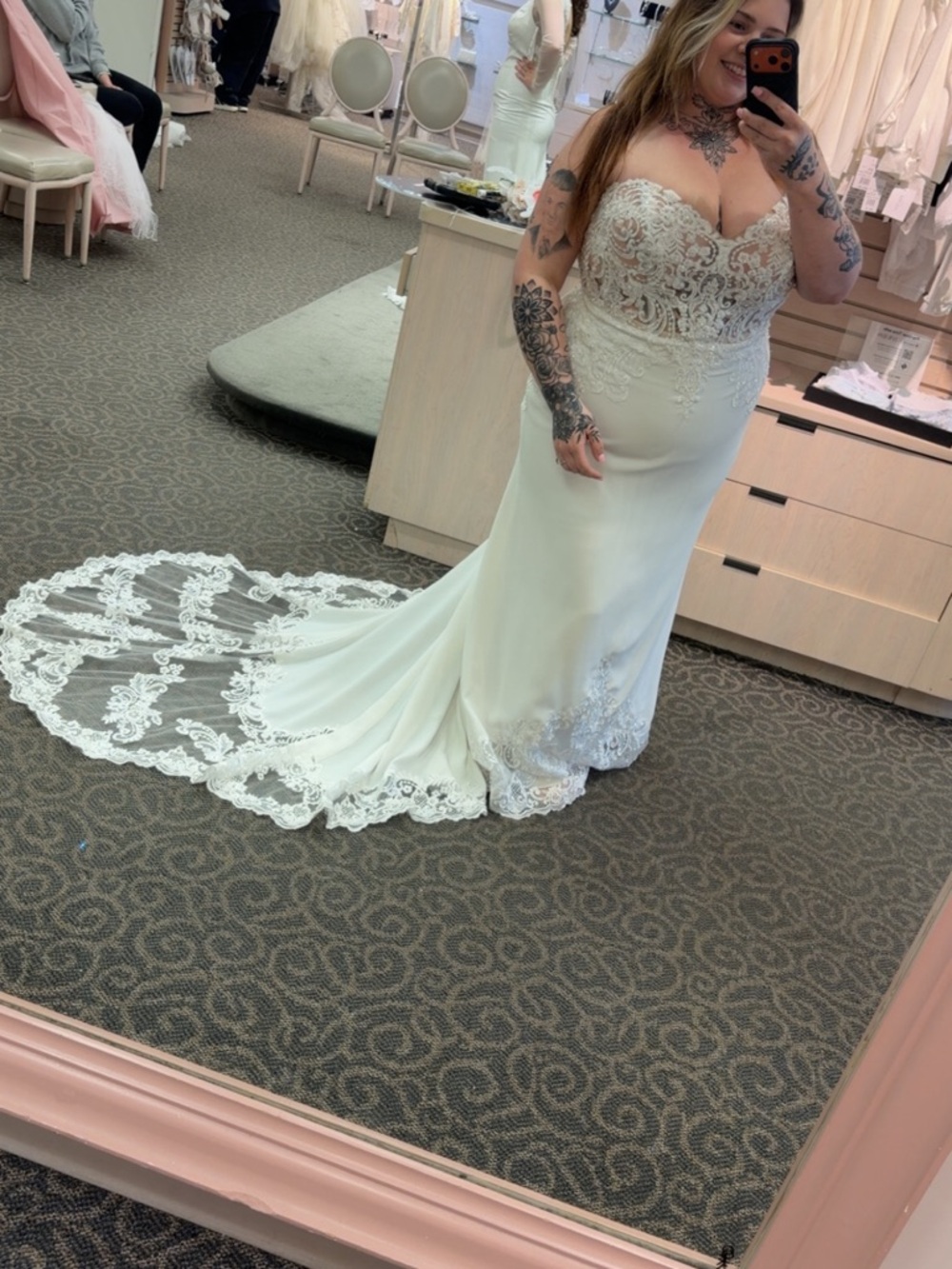 Strapless Lace Appliqué Wedding Dress in White